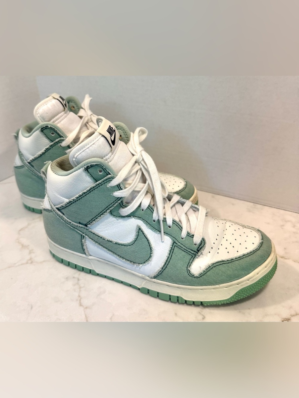 Nike Dunk High 1985 "Enamel Green" sneakers.